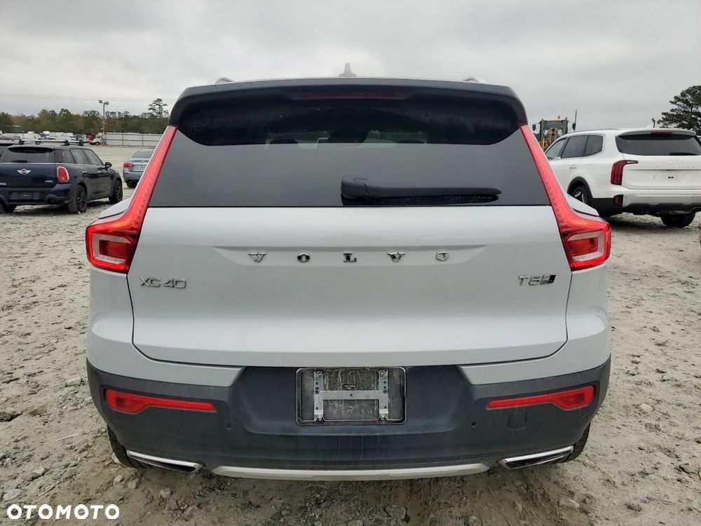 Volvo XC 40 - 5