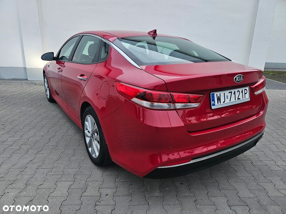 Kia Optima 2.0 L - 3
