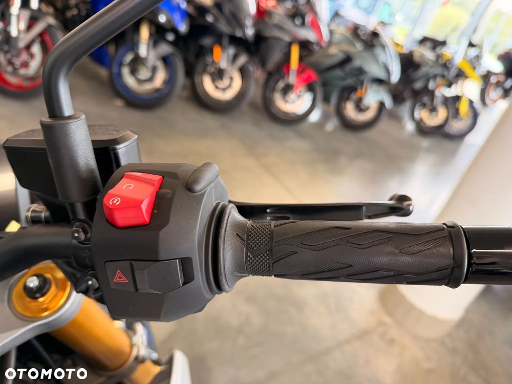 Suzuki GSX 1000 - 10