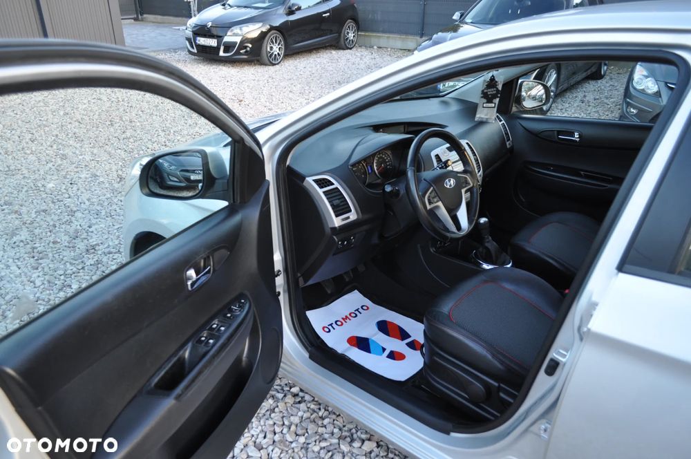 Hyundai i20 1.2 UEFA EURO 2012 Edition - 13