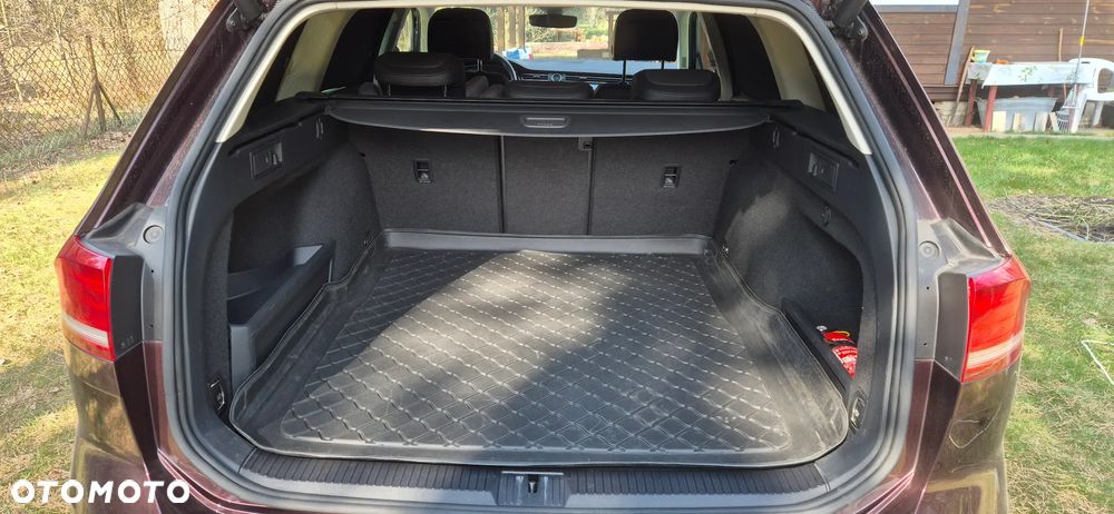 Volkswagen Passat - 36