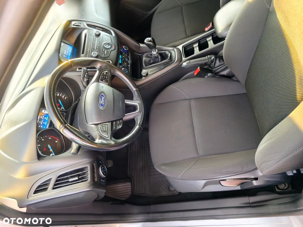 Ford Focus - 24