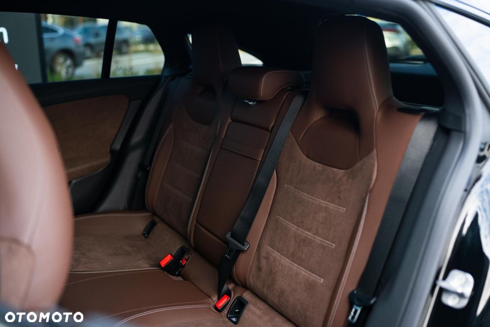 Mercedes-Benz CLA - 30