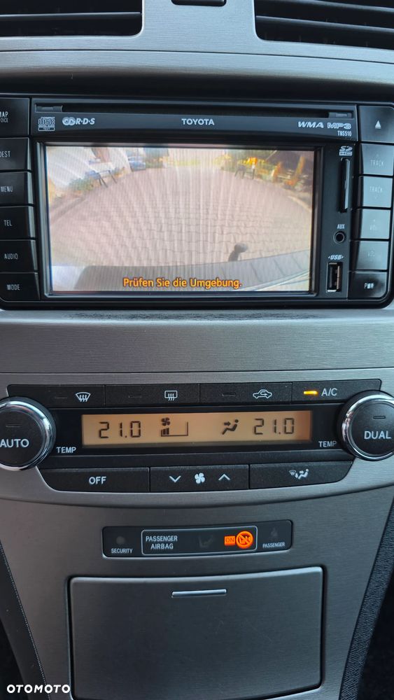Toyota Avensis 1.8 Comfort - 32