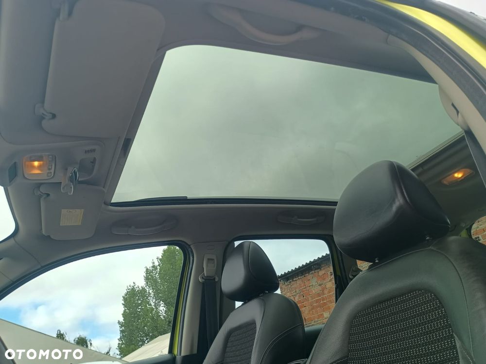 Citroën C3 Picasso 1.4i Exclusive - 12