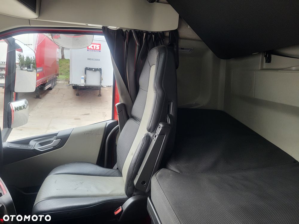Volvo FH 460 / STANDARD / XXL / i SAVE / EURO 6/ GLOBETROTTER/ / AUTOMAT/SERVIS /2019/ KAMERA/ SKÓRY/ XENON /PERFEKCYJNY STAN / ZABUDOWY  MIĘDZYOSIOWE/ - 32