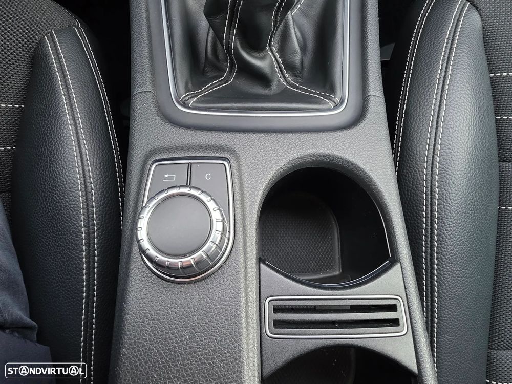 Mercedes-Benz GLA 200 (CDI) d Urban - 28