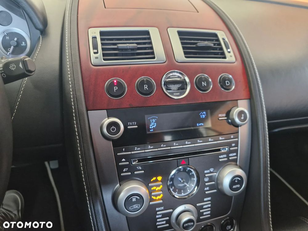 Aston Martin DB9 Touchtronic II - 8