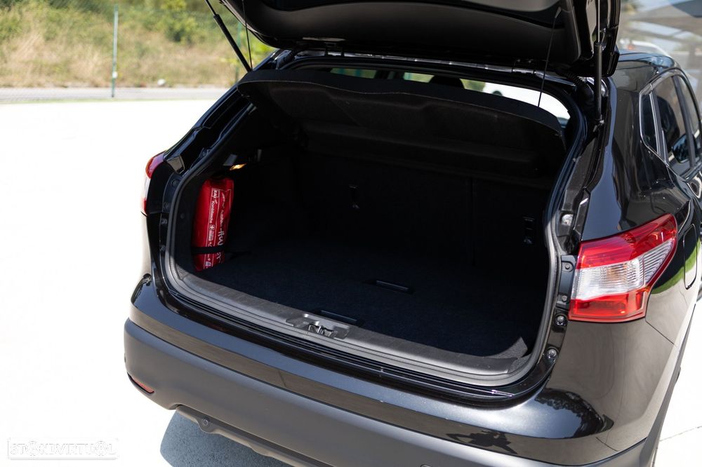 Nissan Qashqai 1.5 dCi N-Connecta - 26