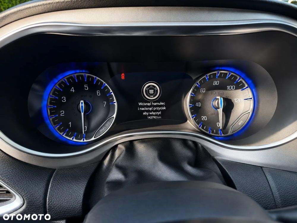 Chrysler Pacifica - 19