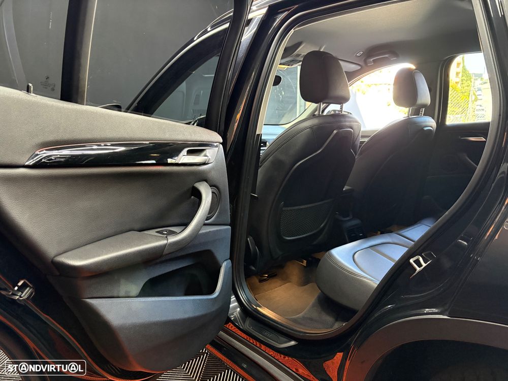 BMW X1 16 d sDrive Line Sport - 36