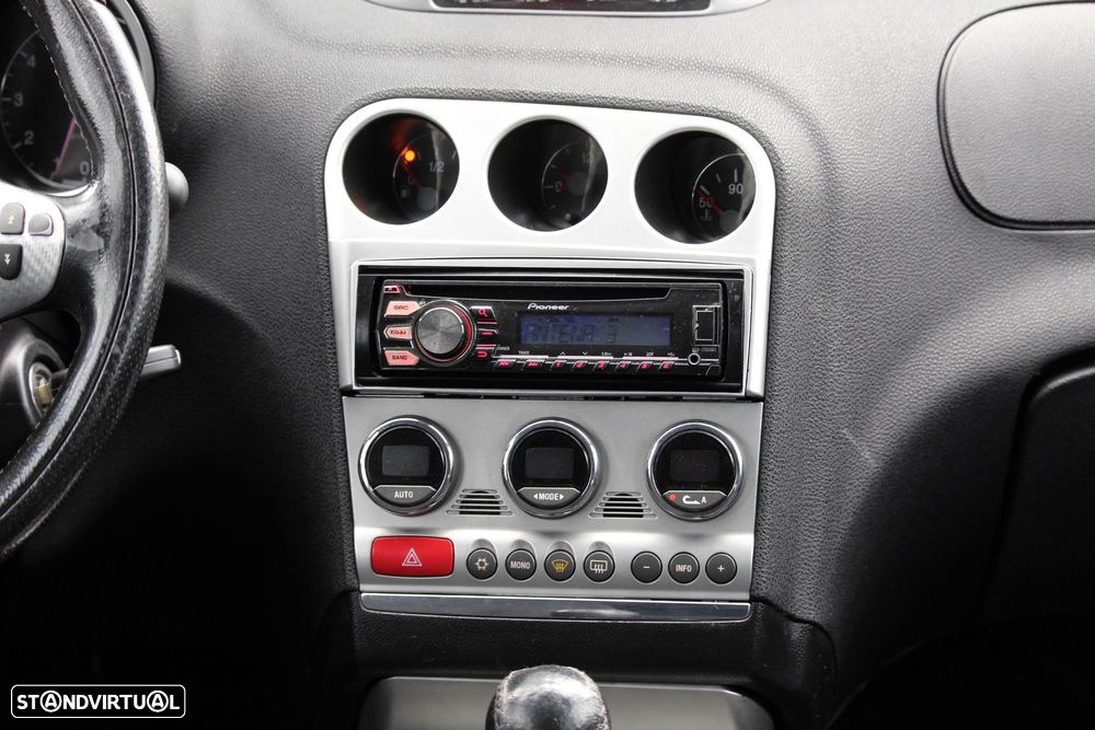 Alfa Romeo 156 Sportwagon 1.9 JTD 16V Distinctive - 15