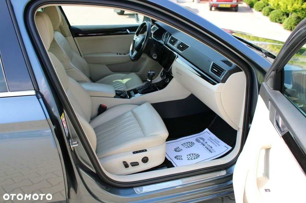 Skoda Superb 2.0 TDI 4x4 DSG L&K - 34
