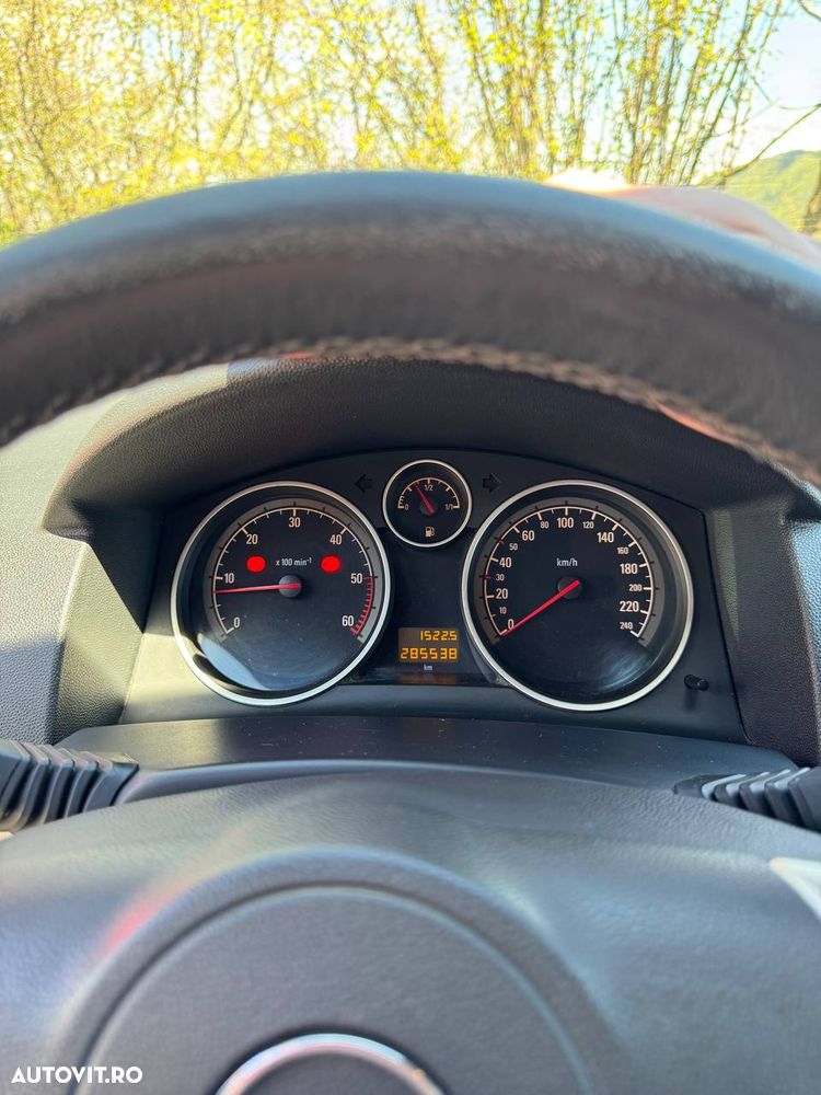 Opel Astra 1.9 CDTI Cosmo - 15