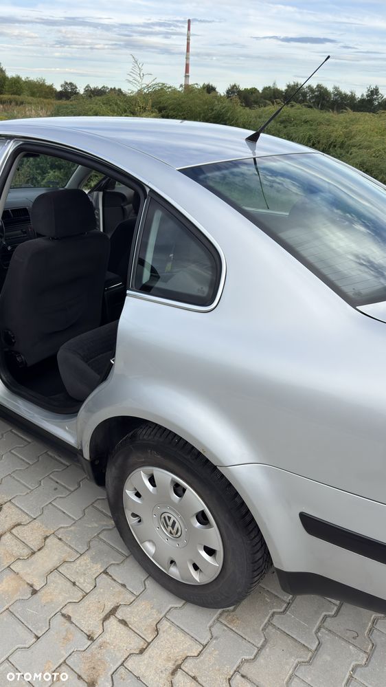 Volkswagen Passat 2000 photo 3