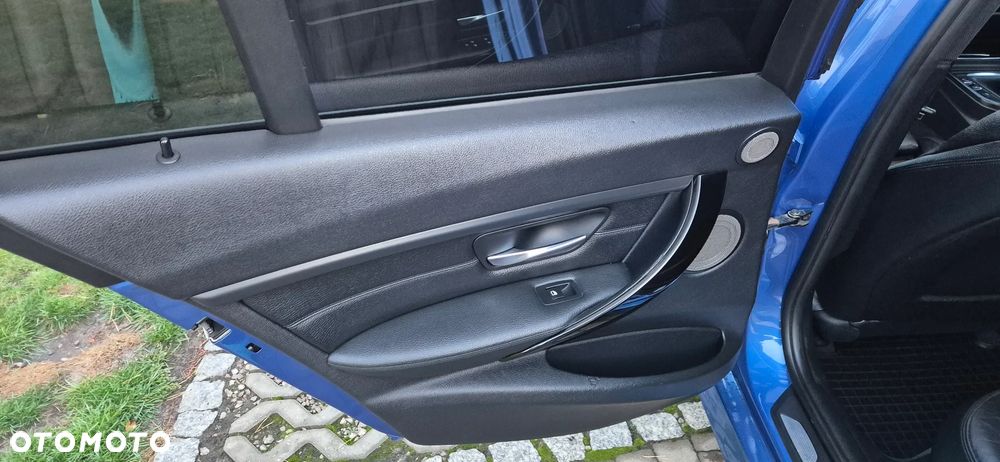 BMW Seria 3 320d - 14