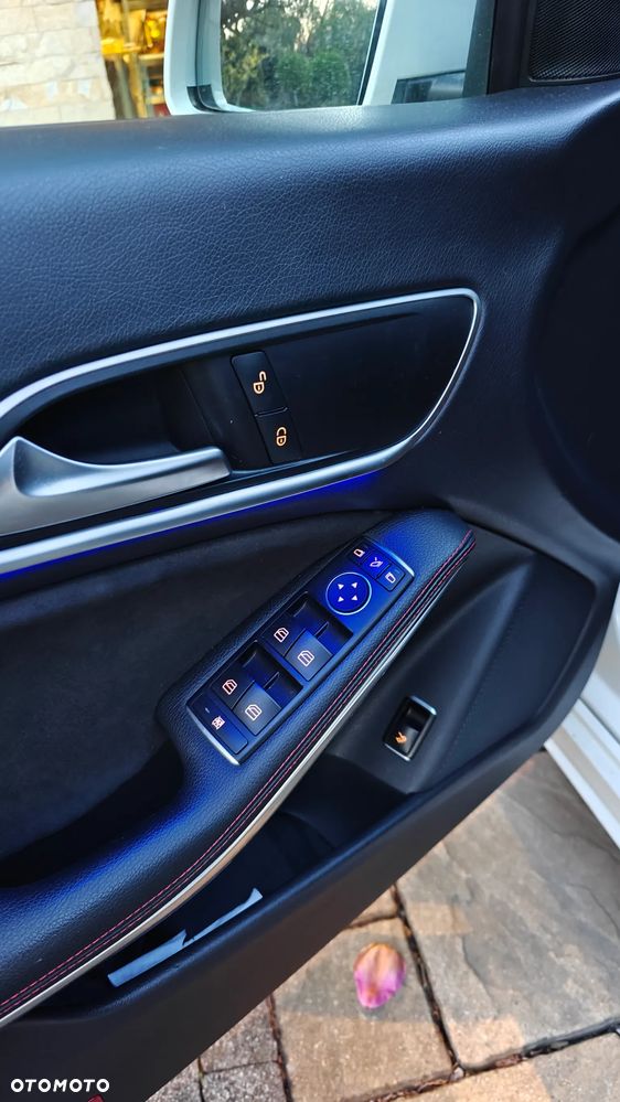 Mercedes-Benz CLA 180 7G-DCT AMG Line - 17