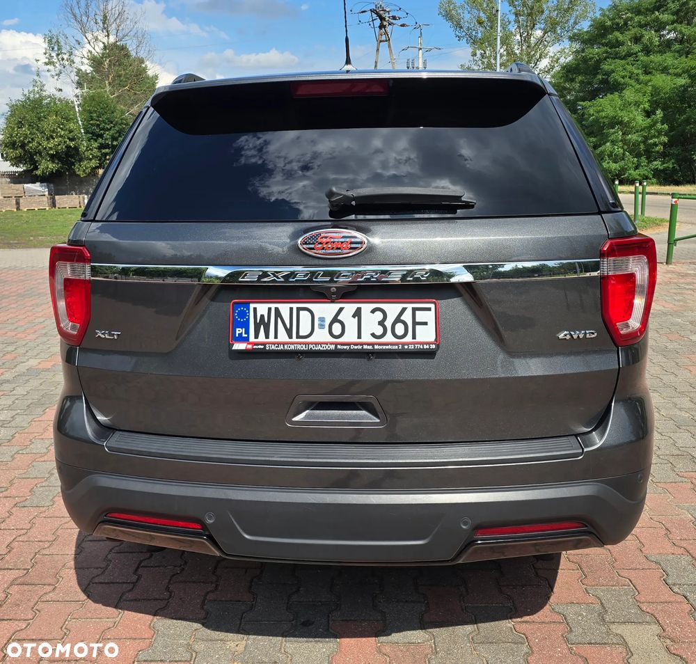 Ford Explorer - 8