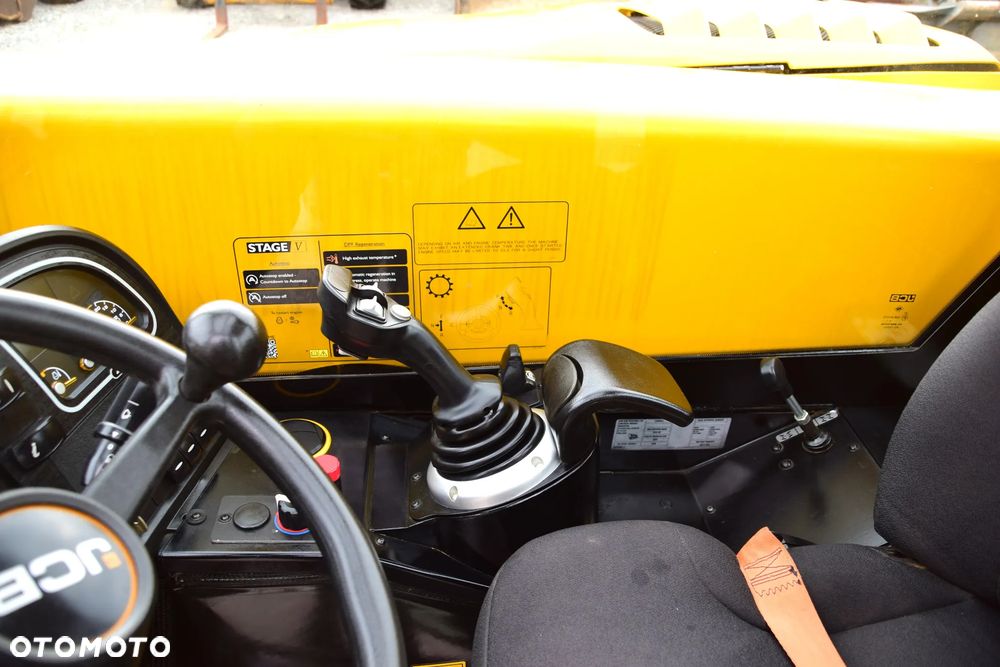 JCB 525-60 HiVIZ - 15