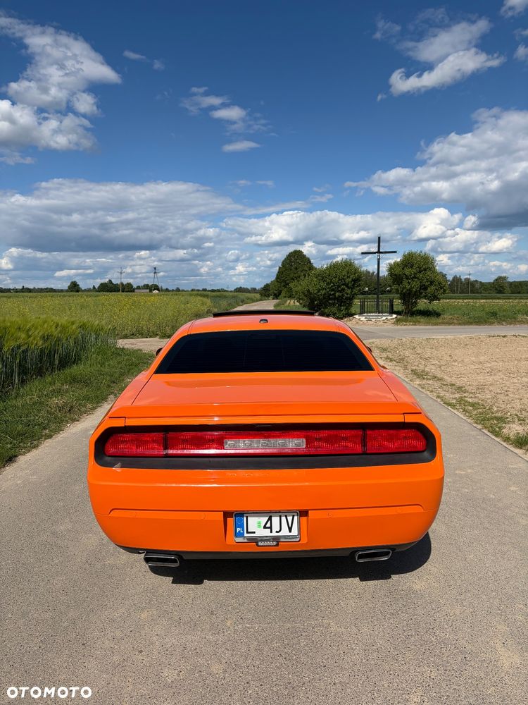Dodge Challenger - 14