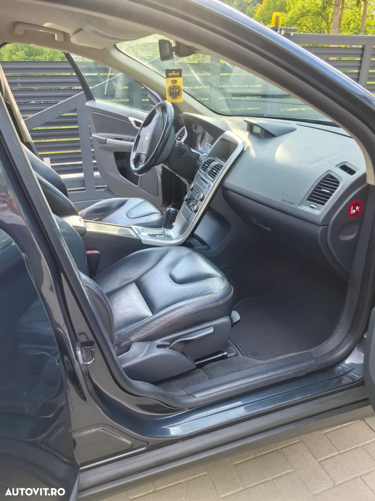 Volvo XC 60 D5 AWD Summum - 8