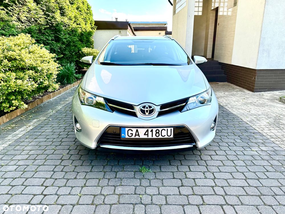 Toyota Auris 1.6 Premium - 1