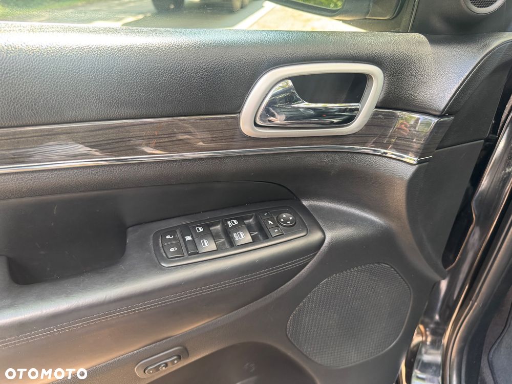 Jeep Grand Cherokee ver-3-6-v6-overland - 16