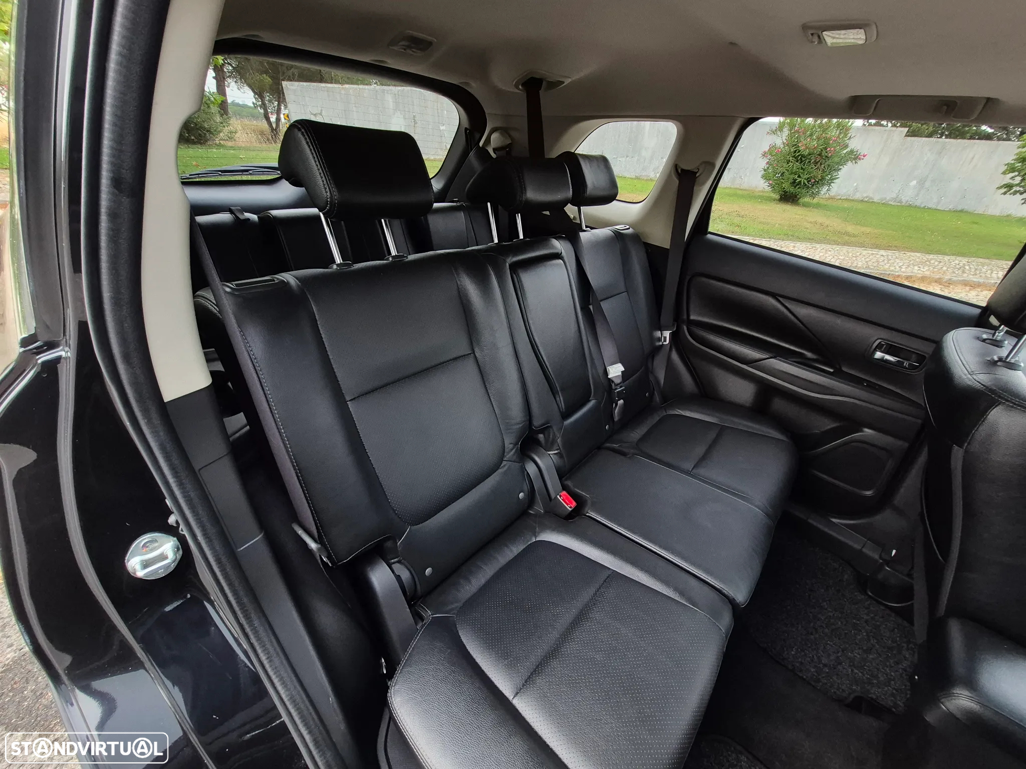 Mitsubishi Outlander 2.2 DI-D Instyle Navi - 29