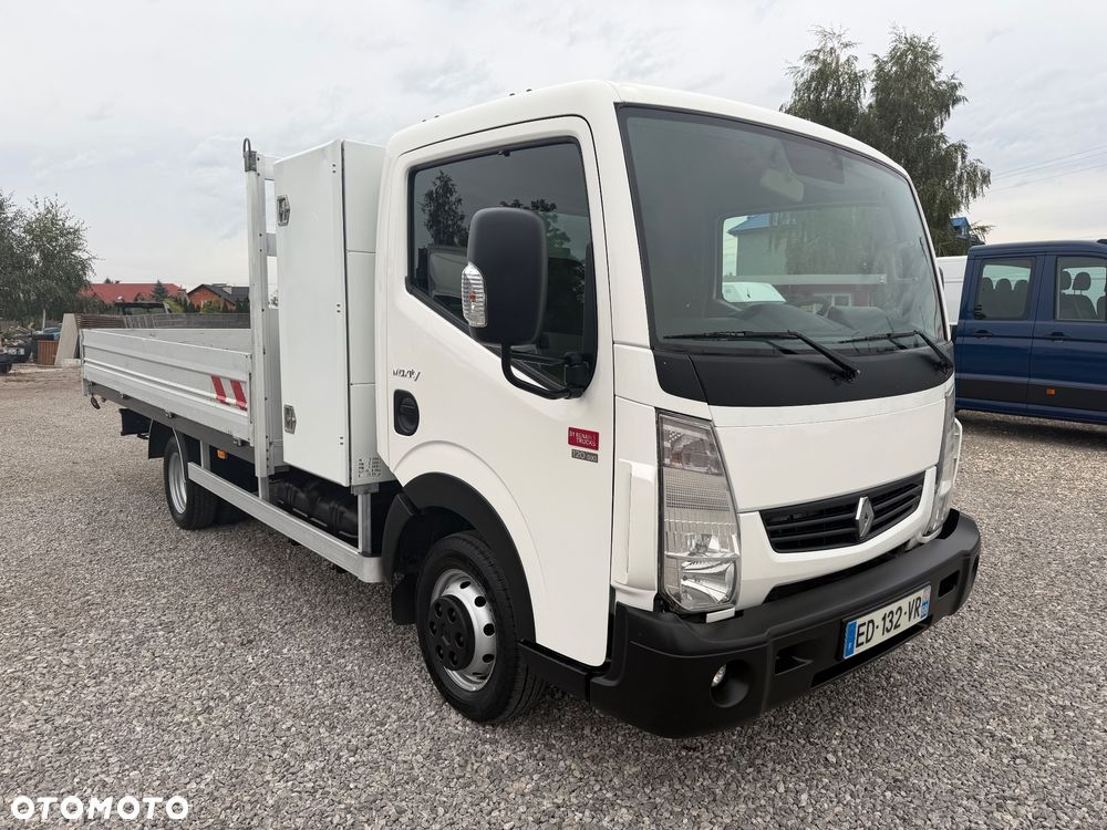 Renault Maxity - 3