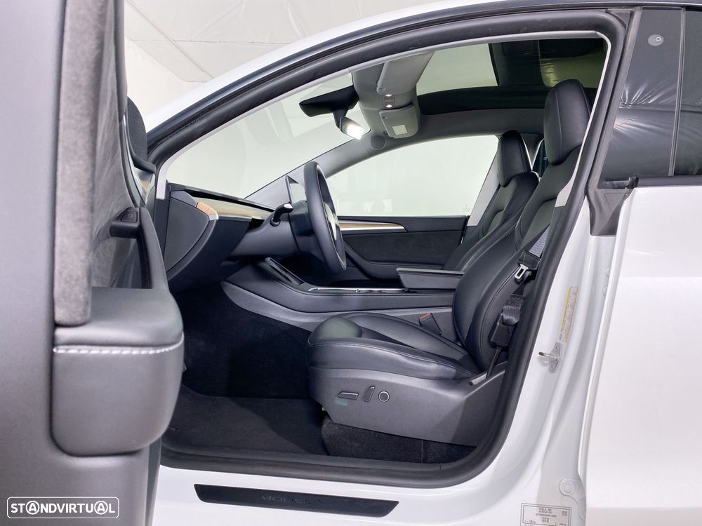 Tesla Model Y Long Range Dual Motor AWD - 10