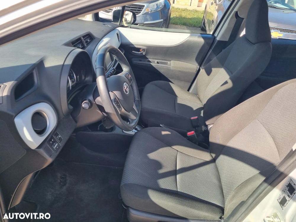 Toyota Yaris 1.5 VVT-i HSD Luna - 8