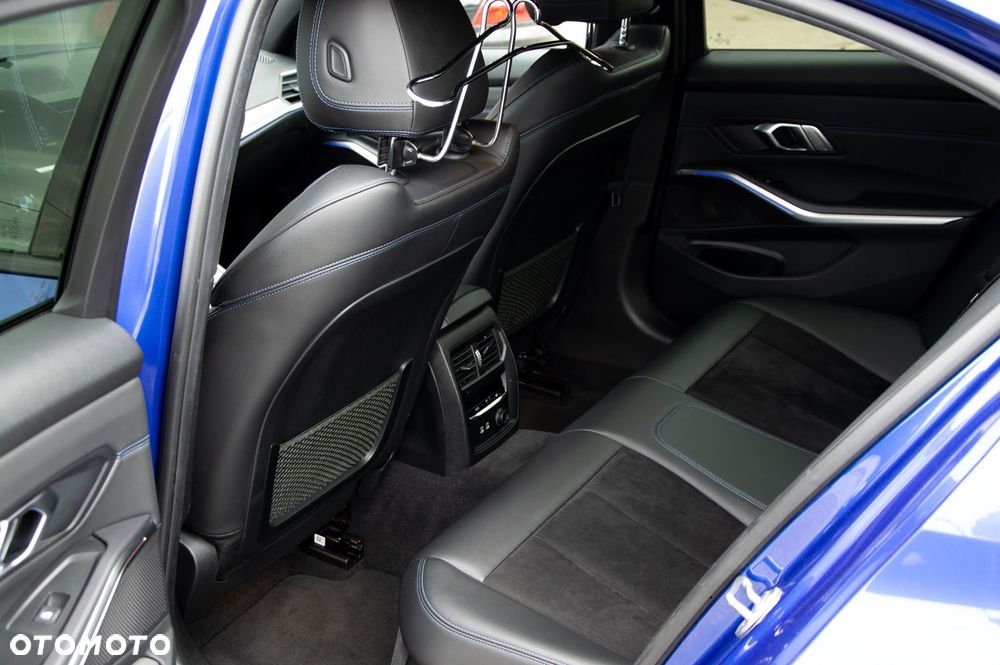 BMW Seria 3 320d xDrive M Sport - 15