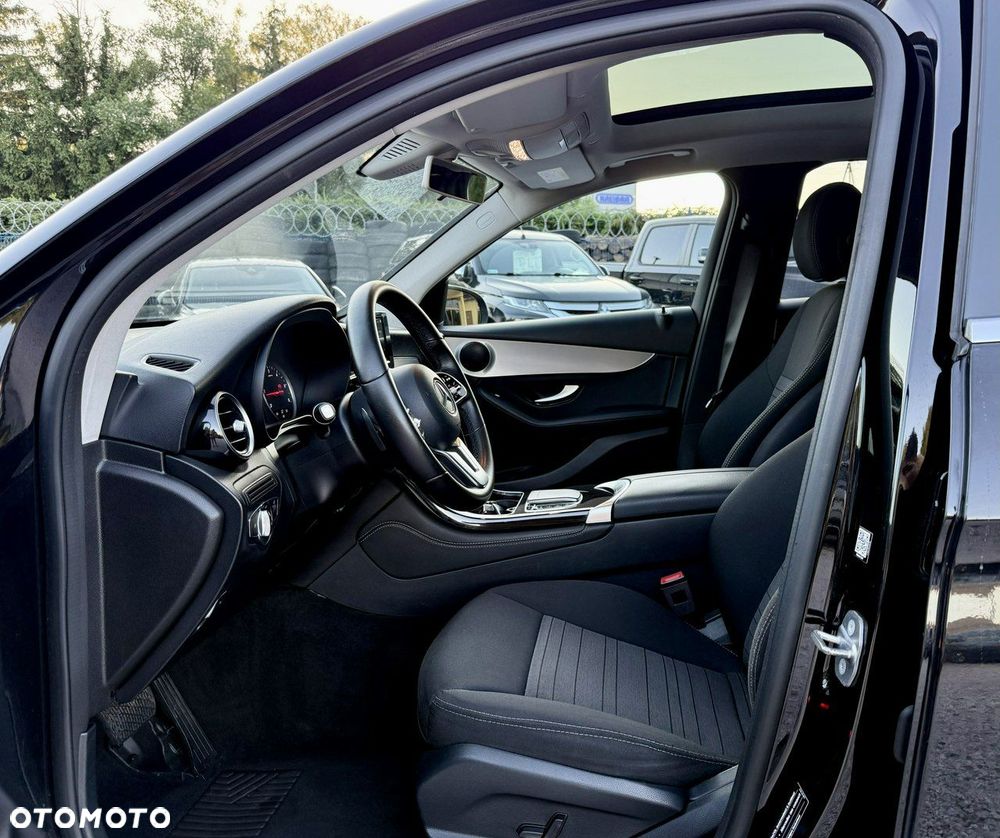 Mercedes-Benz GLC 300 d 4Matic 9G-TRONIC - 9