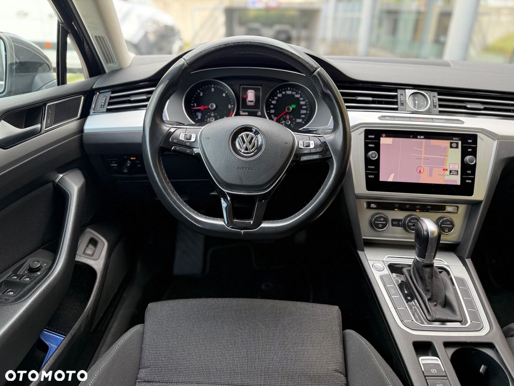 Volkswagen Passat 1.6 TDI SCR DSG Comfortline - 19