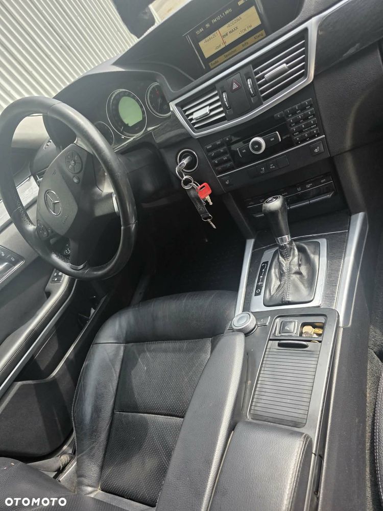 Mercedes-Benz Klasa E 220 CDI DPF BlueEFFICIENCY Automatik - 4