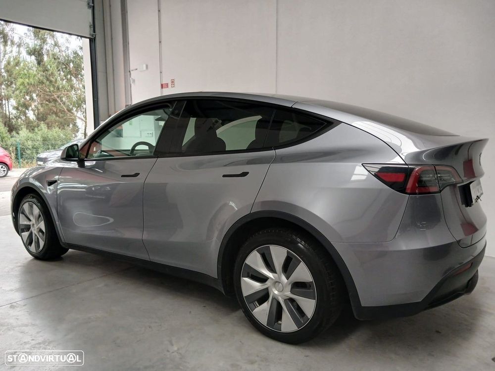 Tesla Model Y Long Range Dual Motor AWD - 17