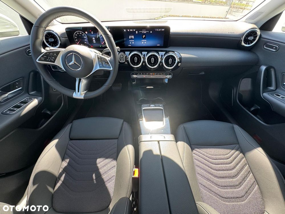 Mercedes-Benz CLA 200 mHEV 7G-DCT - 10