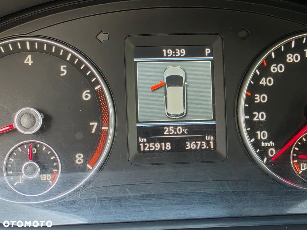 Volkswagen Touran - 12