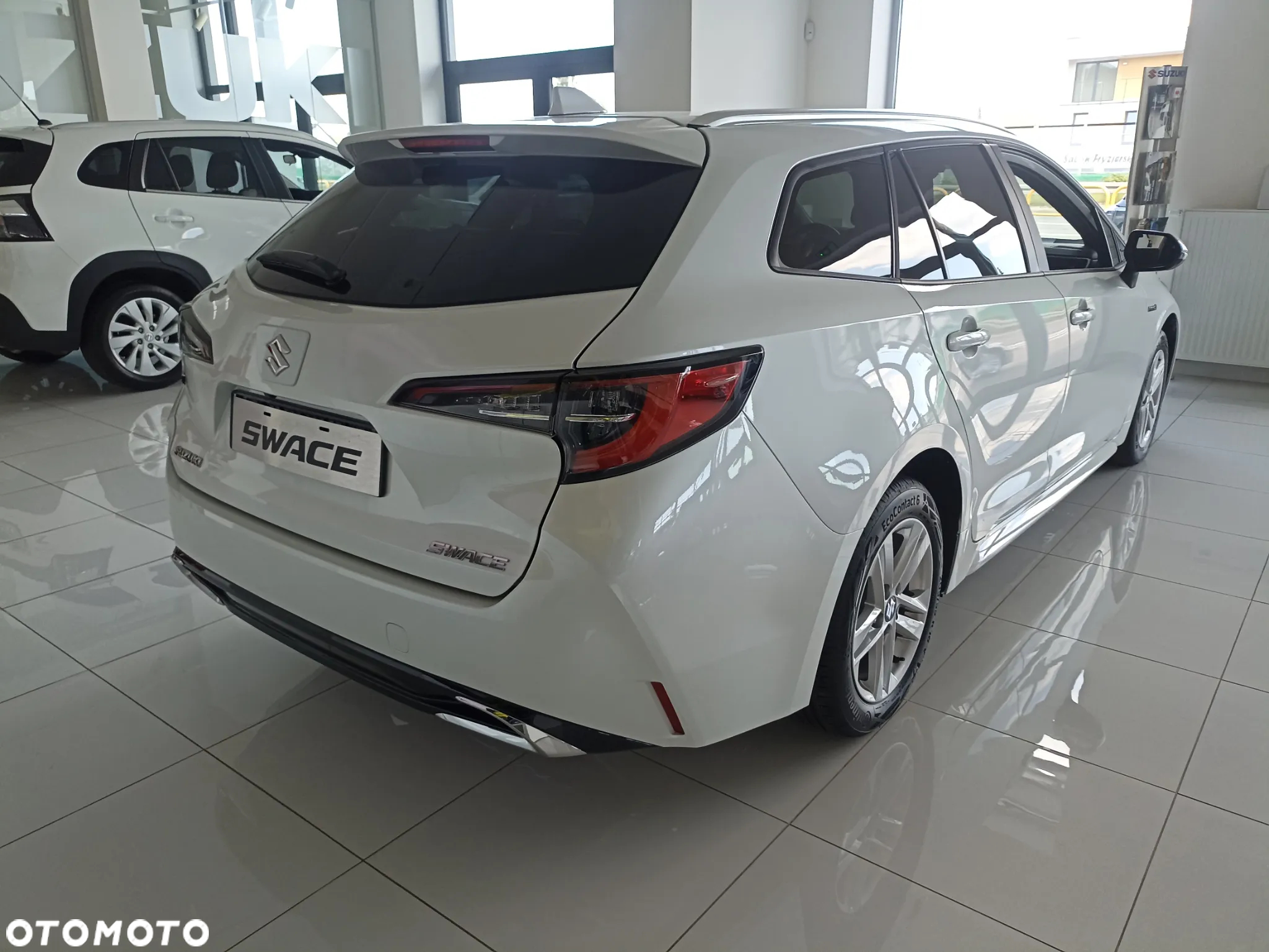 Suzuki Swace 1.8 Hybrid Premium Plus CVT - 6