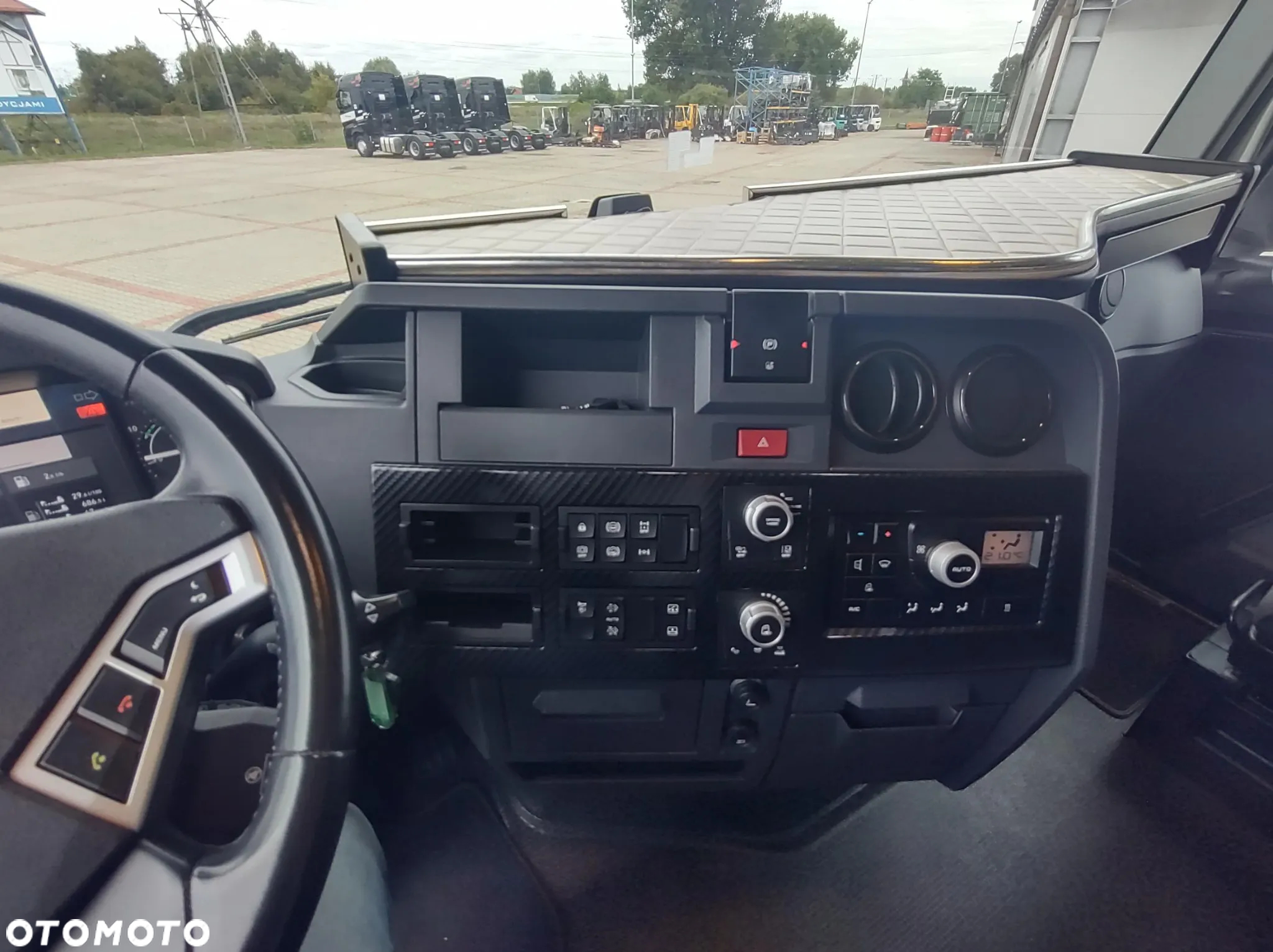 Renault TH480 - 9