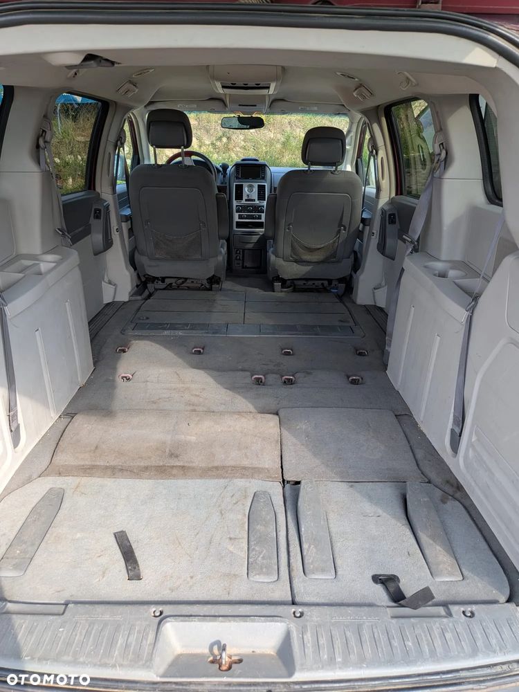 Chrysler Town & Country - 21