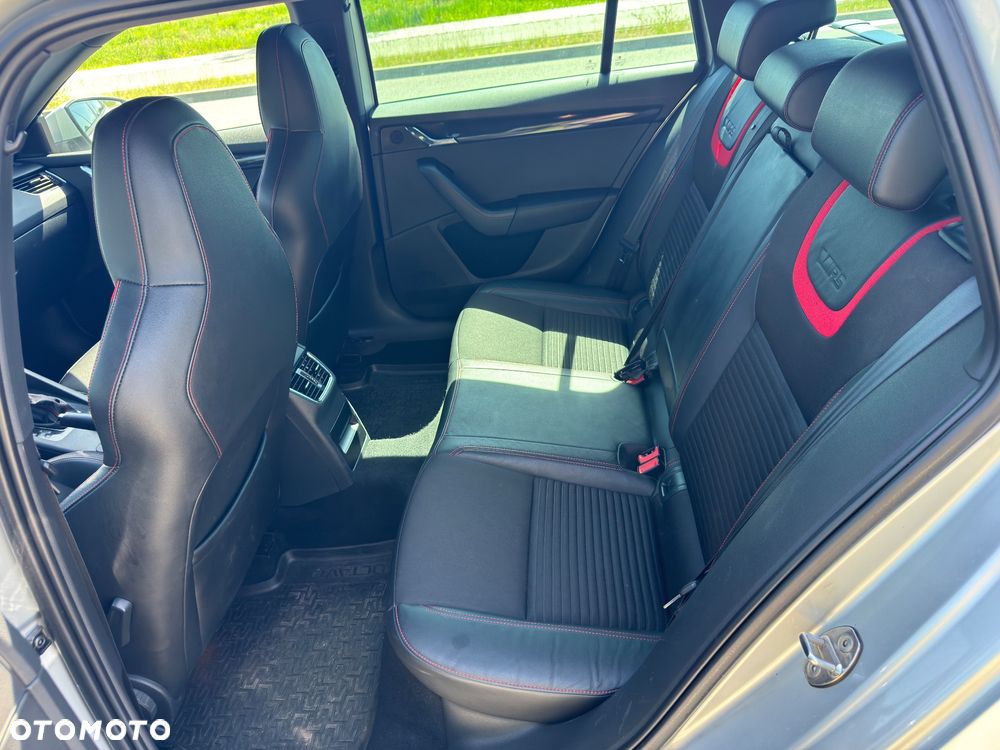 Skoda Octavia 2.0 TDI DSG RS - 19