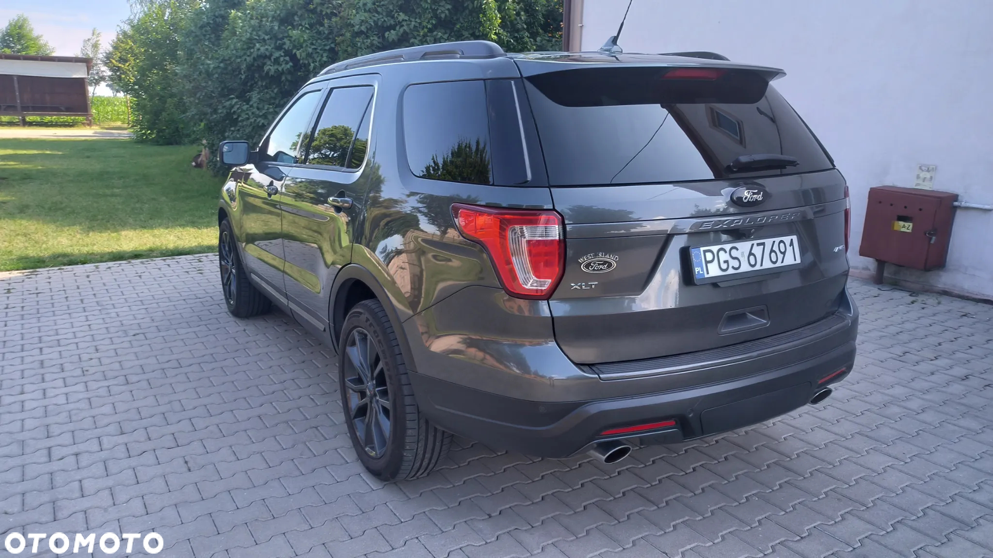 Ford Explorer - 8