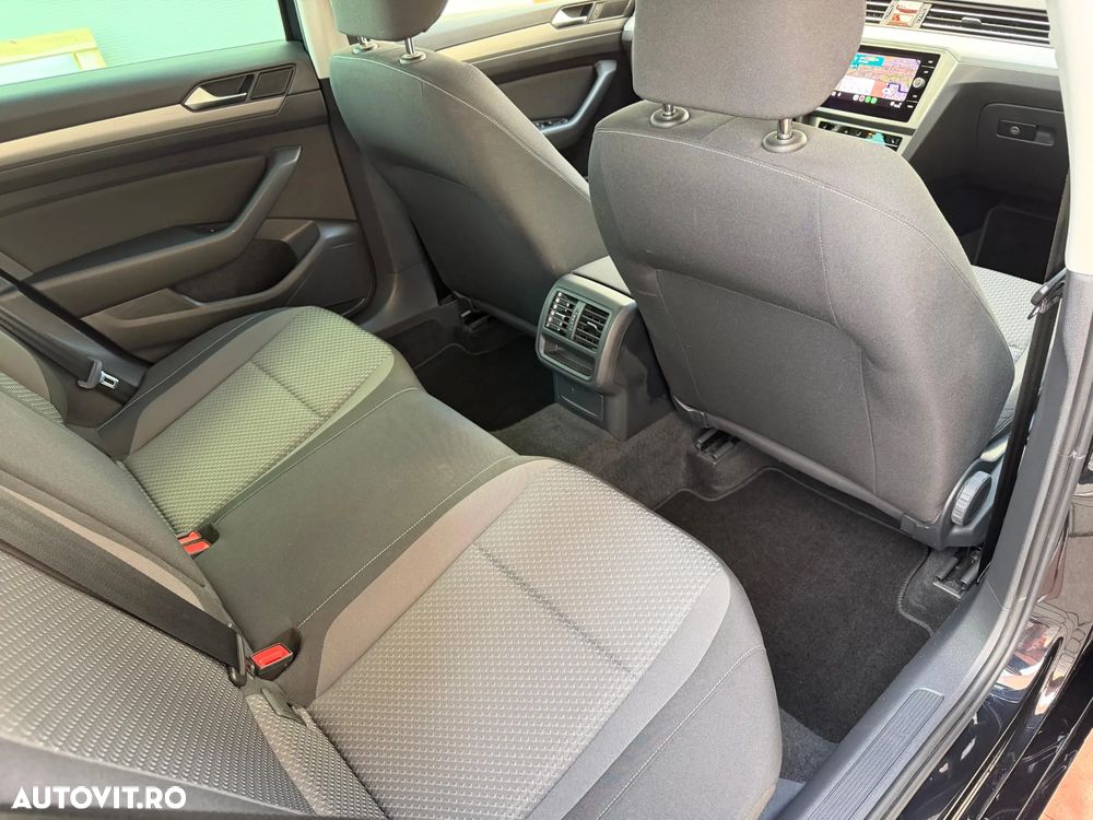 Volkswagen Passat 2.0 TDI DSG Comfortline - 23