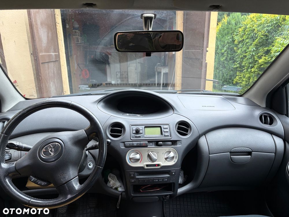 Toyota Yaris 1.4 D-4D Base - 1