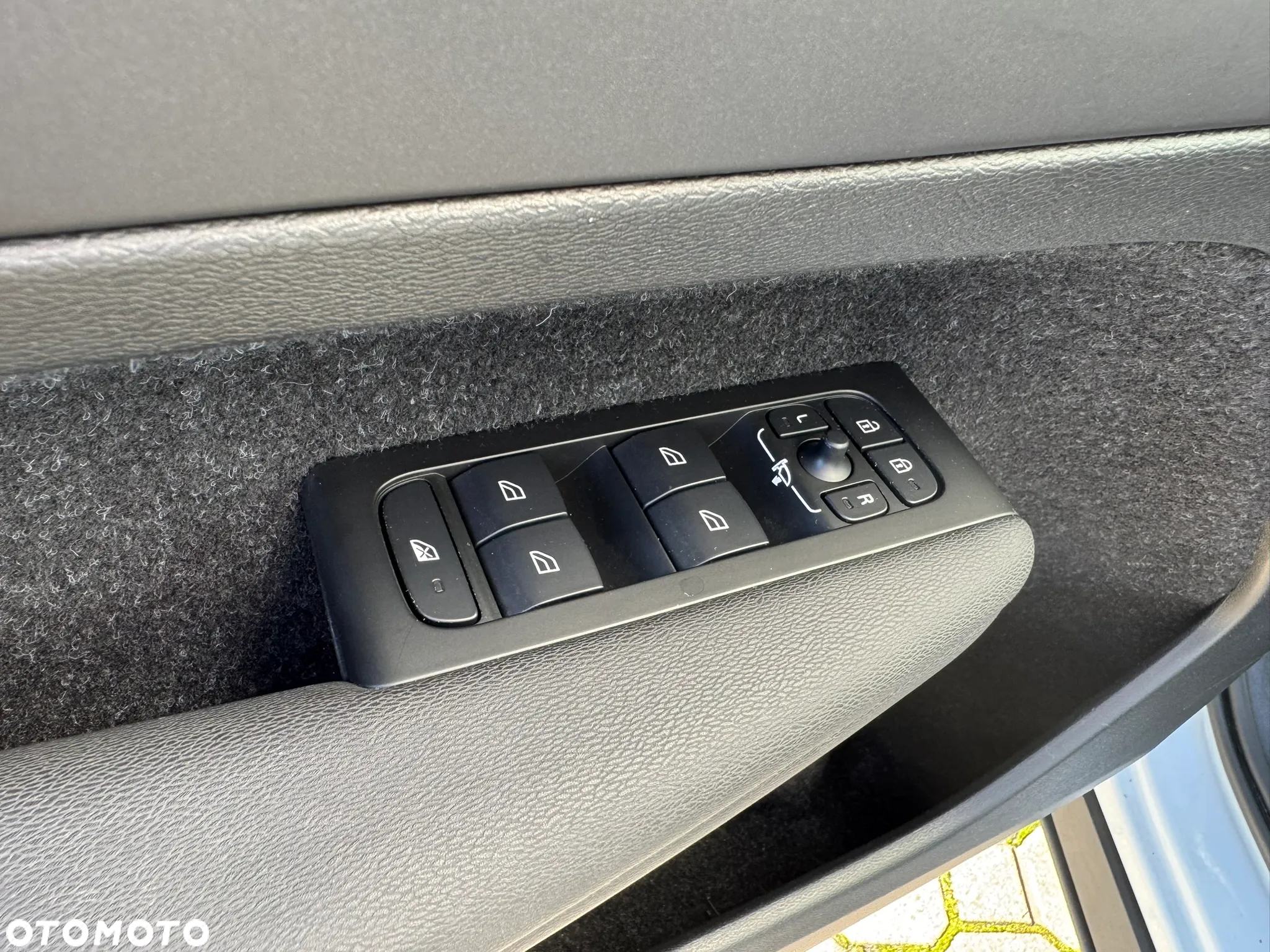Volvo XC 40 T3 Momentum Core - 24