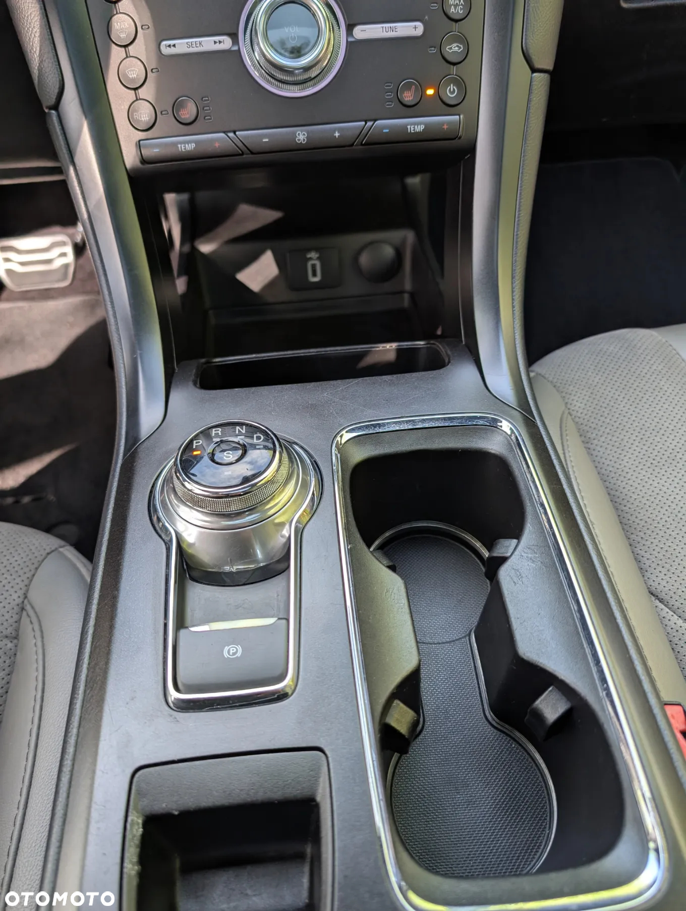 Ford Fusion - 22