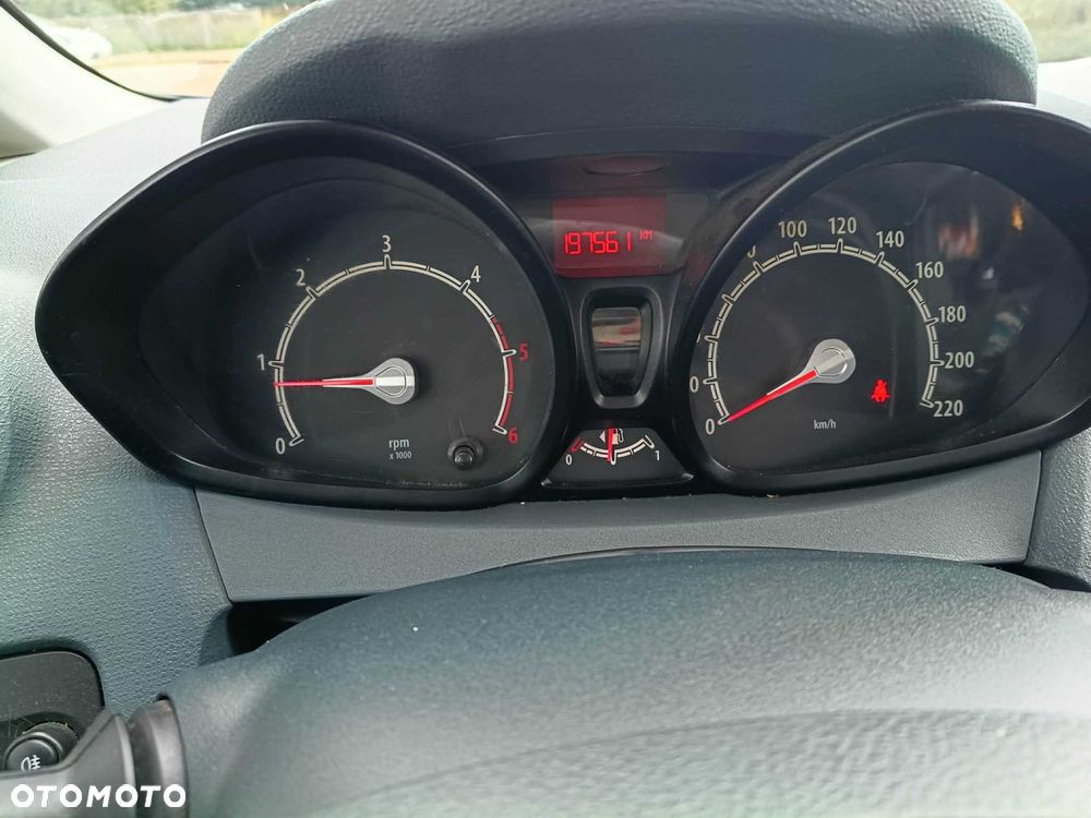 Ford Fiesta - 8