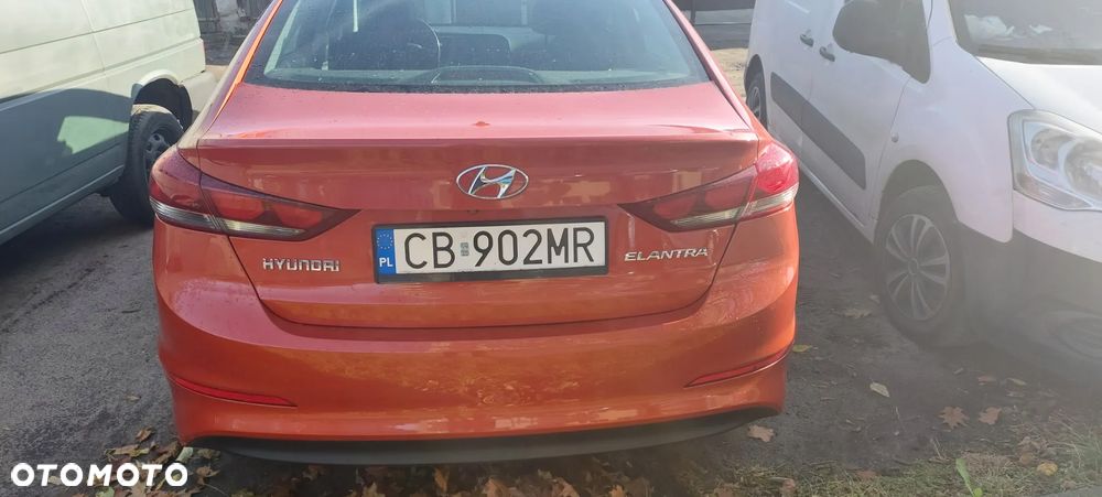 Hyundai Elantra - 7