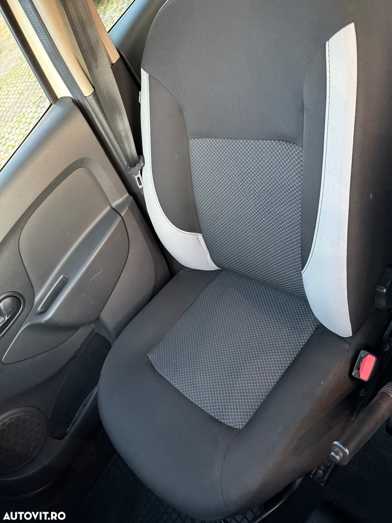Dacia Logan MCV 1.2 Ambiance - 17